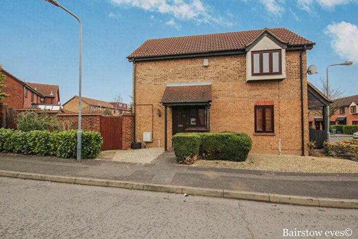 1 Bedroom Property To Rent In Trentbridge Close, Ilford, IG6