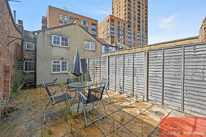 2 Bedroom Detached House To Rent In Old Oak Common Lane, London, W3