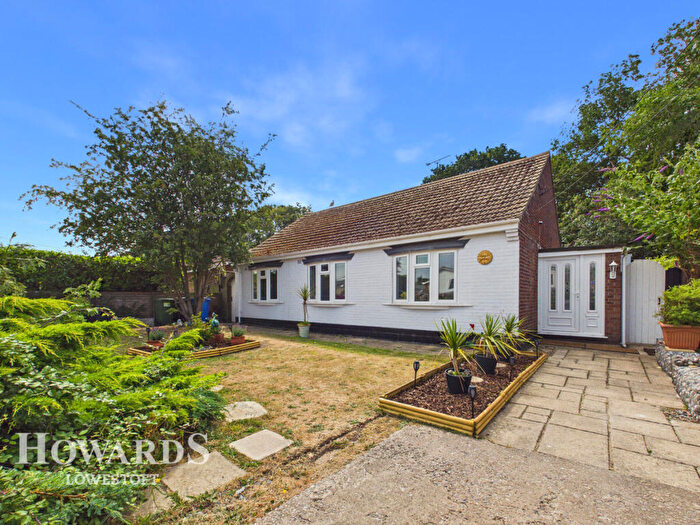3 Bedroom Detached Bungalow For Sale In Sands Lane, Lowestoft, NR32