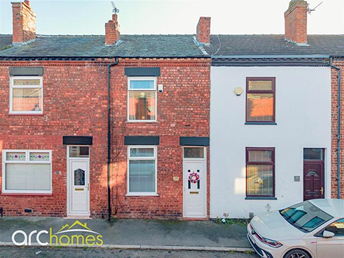 2 Bedroom Terraced House For Sale In Defiance Street, Atherton, Manchester, M46