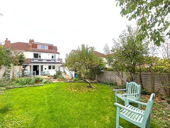 4 Bedroom Semi-Detached House To Rent In Oakwood Road, Henleaze, Bristol, BS9
