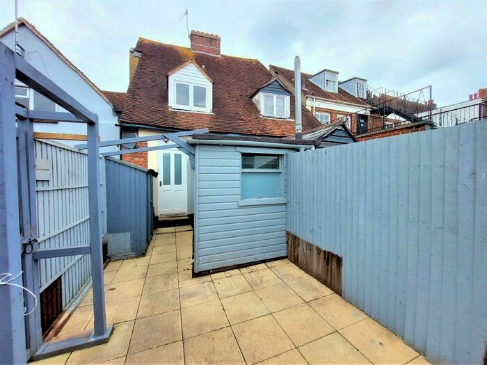 3 Bedroom Flat To Rent In Chichester, PO19