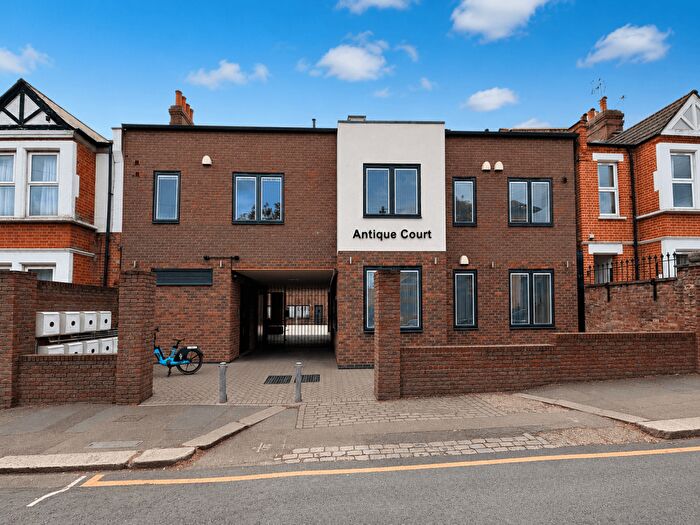 1 Bedroom Apartment To Rent In Tynemouth Road, N15