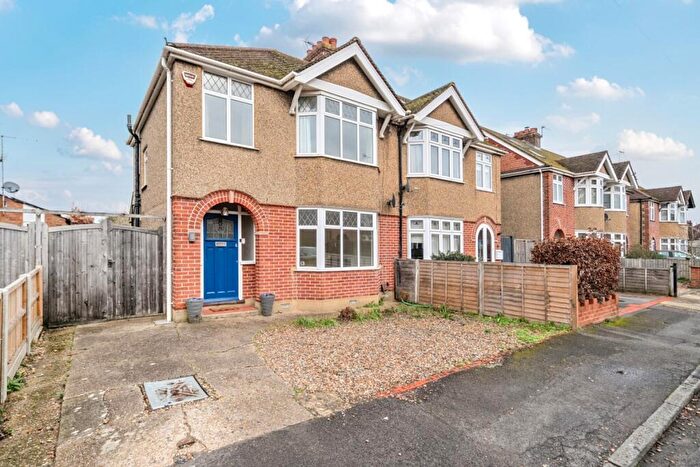 3 Bedroom Semi Detached House To Rent In Haslemere Road Windsor, SL4