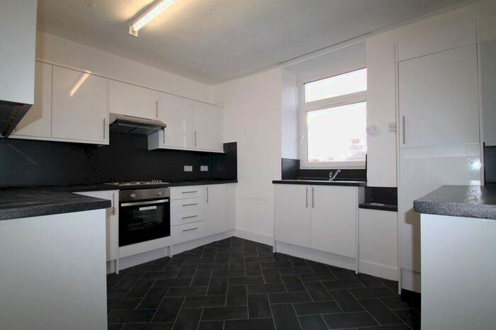 3 Bedroom Flat To Rent In Lorimer Street, Dundee DD3