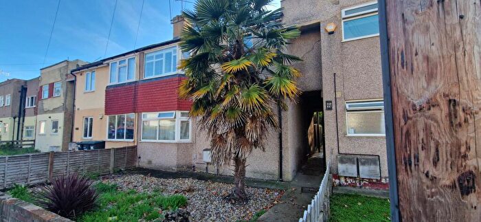 2 Bedroom Maisonette For Sale In St. Marks Avenue, Northfleet, Gravesend, Kent, DA11