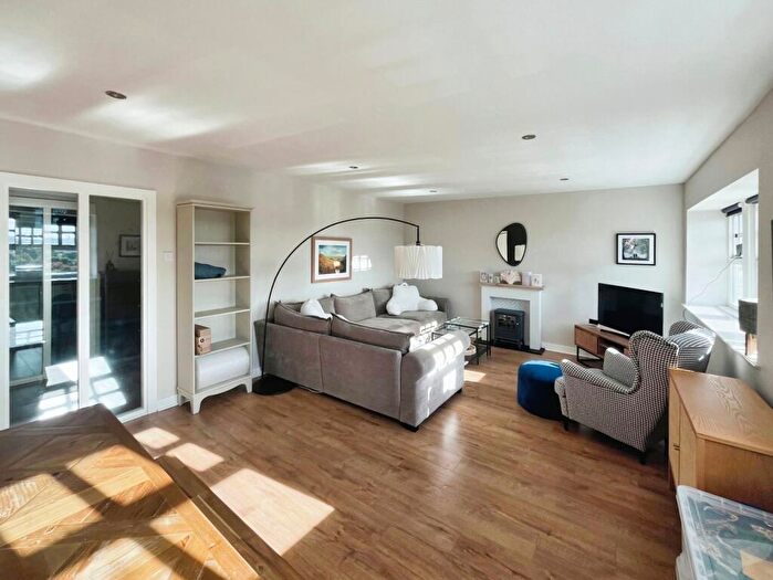 2 Bedroom Apartment For Sale In Prescott Street, Halifax, West Yorkshire, HX1