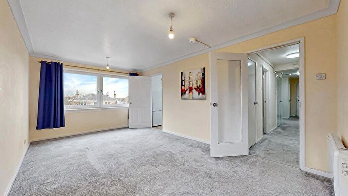 2 Bedroom Flat To Rent In Woodrow Road, Pollokshields, Glasgow, G41