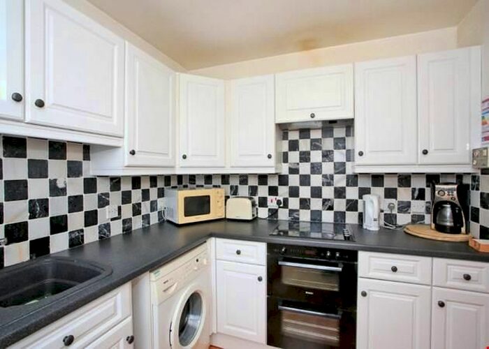 2 Bedroom Flat To Rent In Picardy Court, Rose Street, Aberdeen, AB10
