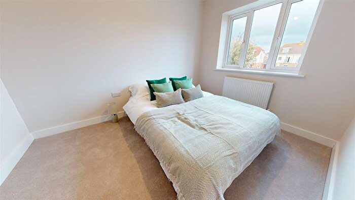 4 Bedroom Detached House For Sale In Celandine Close, Weymouth, DT4
