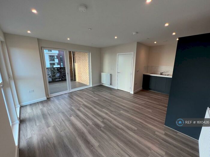 2 Bedroom Flat To Rent In , E17