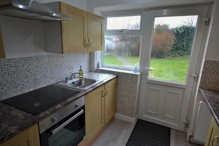 2 Bedroom Ground Maisonette To Rent In Trevelyan Crescent, Stratford-Upon-Avon, Warwickshire, CV37