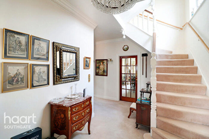 5 Bedroom Detached House For Sale In Powys Lane, London, N14