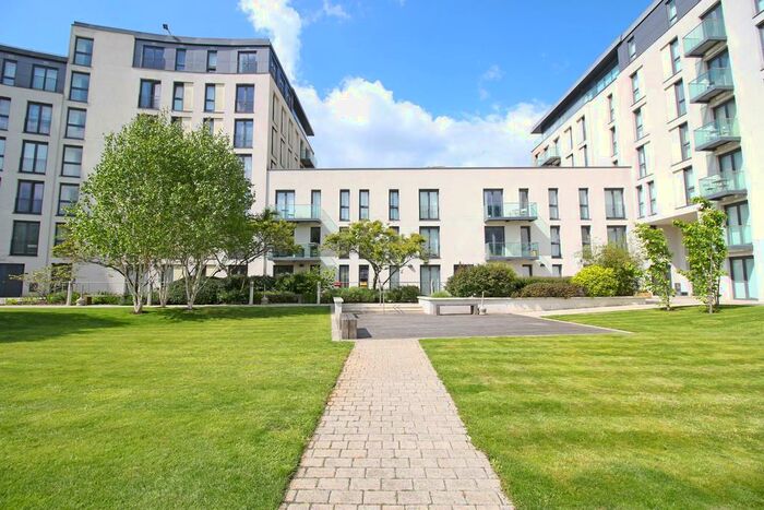 2 Bedroom Flat To Rent In The Hayes Apartments, The Hayes, Cardiff, CF10