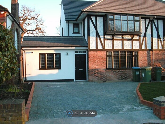 5 Bedroom Semi-Detached House To Rent In Crown Woods Way, London, SE9