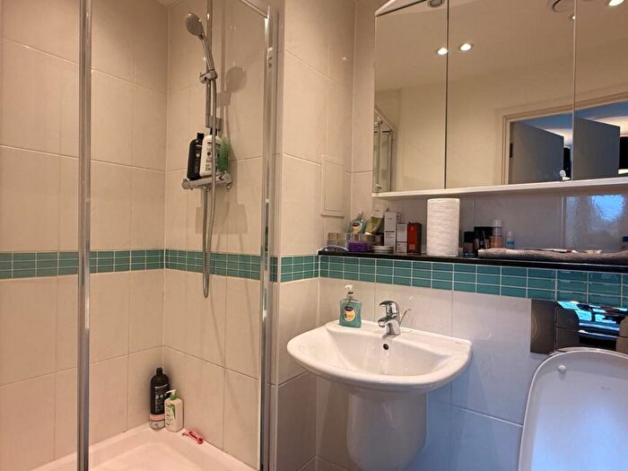 2 Bedroom Flat To Rent In Brook House, Shadwell, E1
