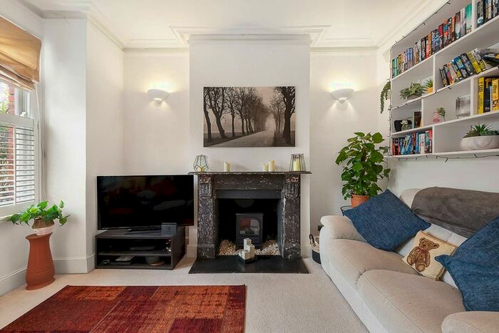 2 Bedroom Maisonette To Rent In Klea Avenue, Clapham, London, SW4