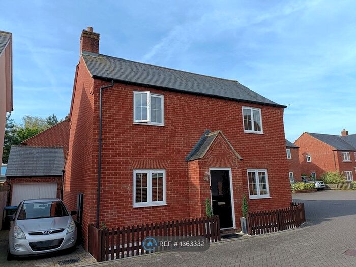 4 Bedroom Detached House To Rent In Silk Close, Buckingham, MK18