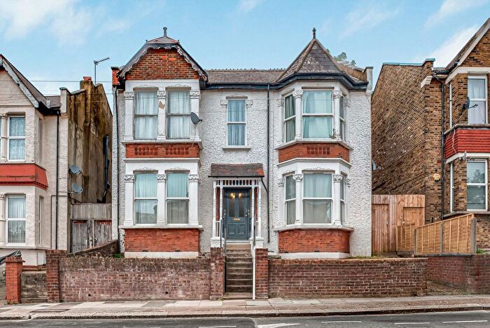 2 Bedroom Flat To Rent In Baker Road, London, NW10