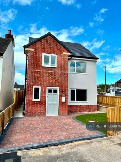 4 Bedroom Detached House To Rent In Fields Rise, Huddersfield, HD5