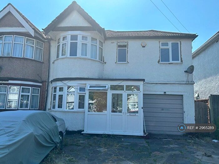 4 Bedroom End Of Terrace House To Rent In Kings Road, Harrow, HA2