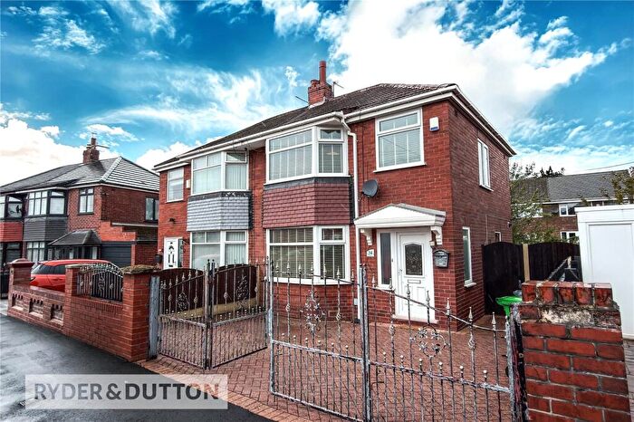 3 Bedroom Semi Detached House For Sale In West Avenue, New Moston, Manchester, M40