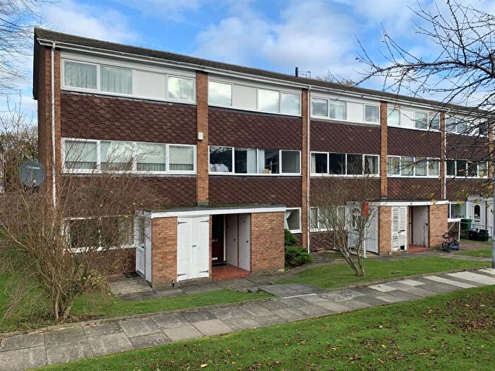 3 Bedroom Maisonette To Rent In Woodcote Drive, Crofton, BR6