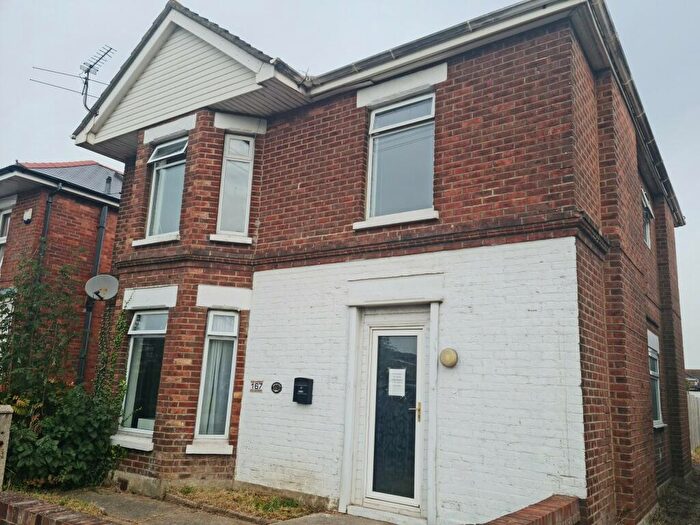 6 Bedroom Detached House To Rent In Bed Student House On Columbia Road, BH10