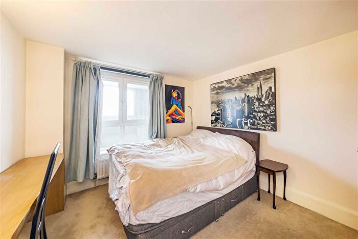 2 Bedroom Flat To Rent In Bermondsey Wall West, London, SE16