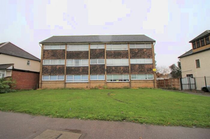 2 Bedroom Flat To Rent In Ardleigh Green Road, Hornchurch, RM11