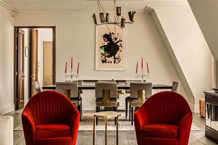 3 Bedroom Flat To Rent In South Street, London, W1K