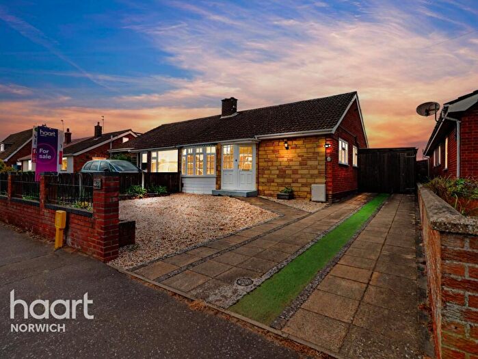 2 Bedroom Semi-Detached Bungalow For Sale In Bernham Road, Norwich, NR6