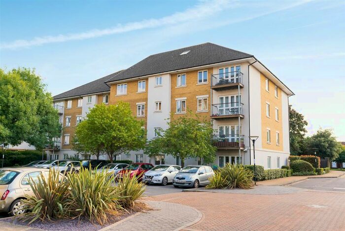 3 Bedroom Flat To Rent In Park Lodge Avenue, West Drayton, UB7