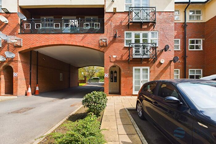 2 Bedroom Apartment To Rent In Aigburth Road, Aigburth, L17