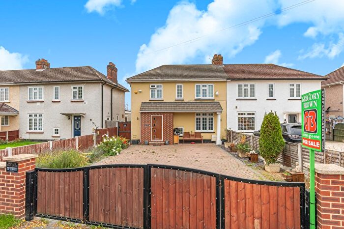 3 Bedroom Semi-Detached House For Sale In Horton Road, Staines-Upon-Thames, TW19