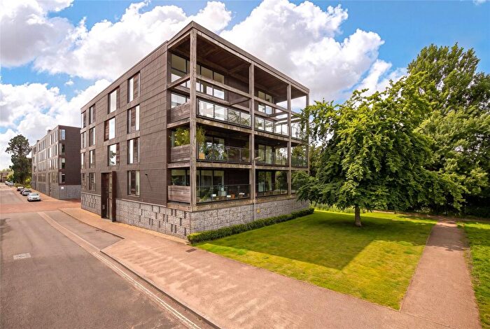 3 Bedroom Apartment For Sale In Kingfisher Way, Cambridge, Cambridgeshire, CB2