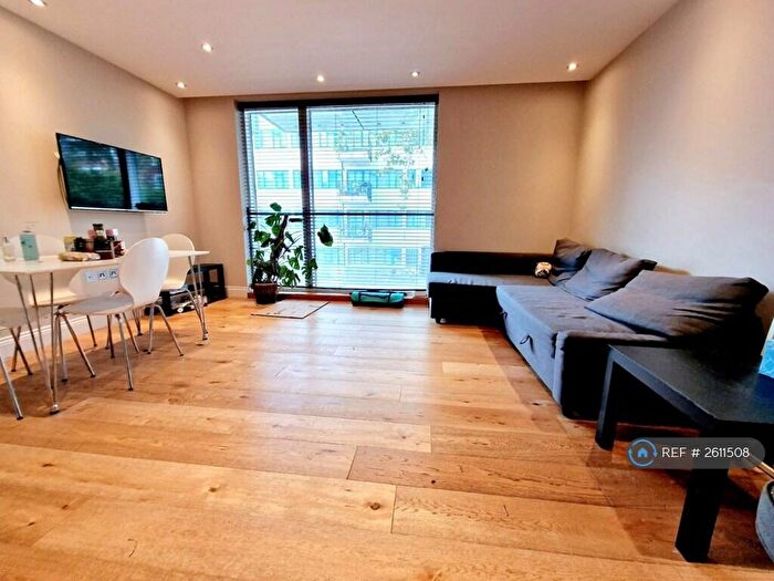 3 Bedroom Flat To Rent In Ferdinand Street, London, NW1