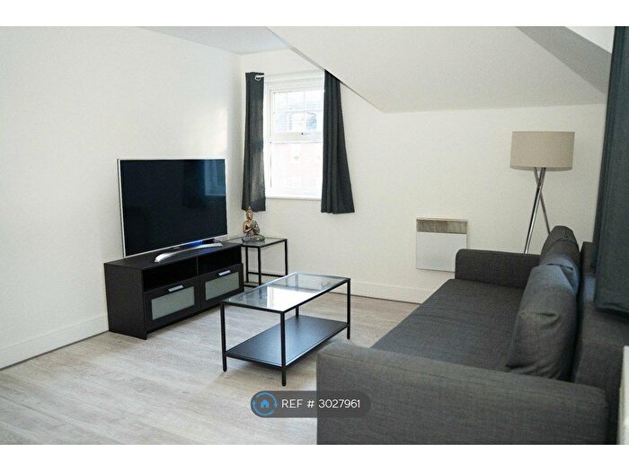 2 Bedroom Flat To Rent In Jacobs Court, Crawley, RH10