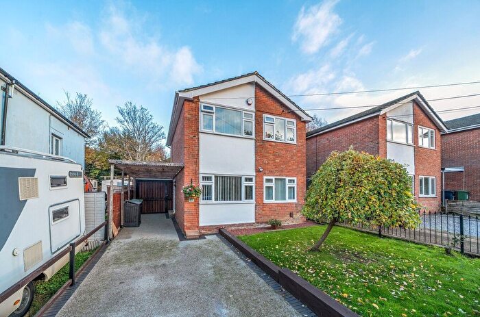 3 Bedroom Detached House For Sale In Lower New Road, West End, Southampton, Hampshire, SO30