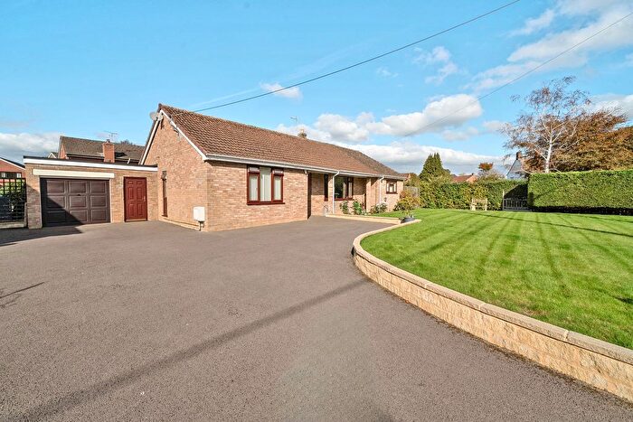 4 Bedroom Bungalow For Sale In Moorend Lane, Slimbridge, GL2