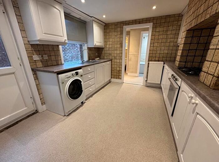 4 Bedroom Property To Rent In Ravenshurst Avenue, Hendon, NW4