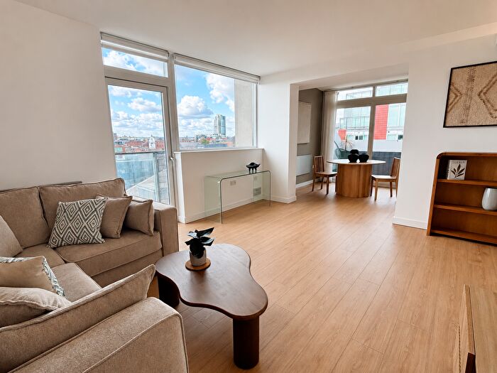 2 Bedroom Flat To Rent In Cross York Street, Leeds, LS2