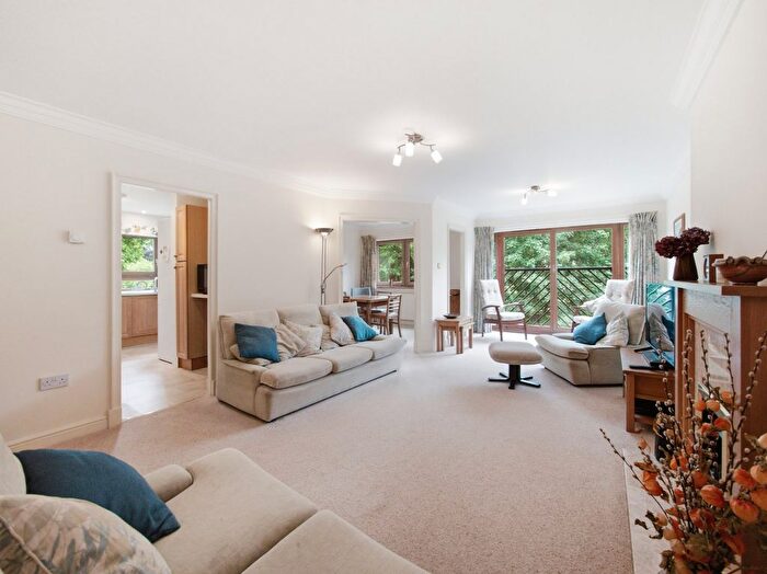 3 Bedroom Flat For Sale In / Mortonhall Road, Grange, Edinburgh, EH9