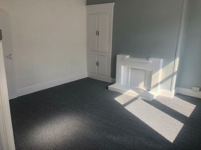 2 Bedroom Terraced House To Rent In Longroyd Grove, LS11