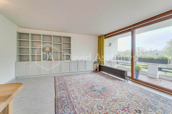 2 Bedroom Apartment To Rent In Southwood Park, Highgate, London, N6