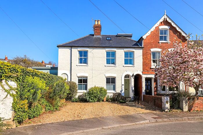 4 Bedroom Semi Detached House For Sale In Park Street, Salisbury, Wiltshire, SP1