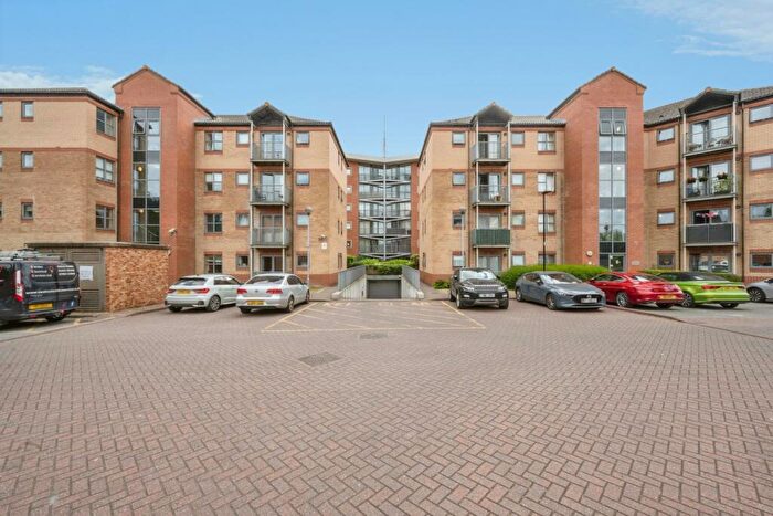 2 Bedroom Flat For Sale In Kentmere Drive, Doncaster, South Yorkshire, DN4