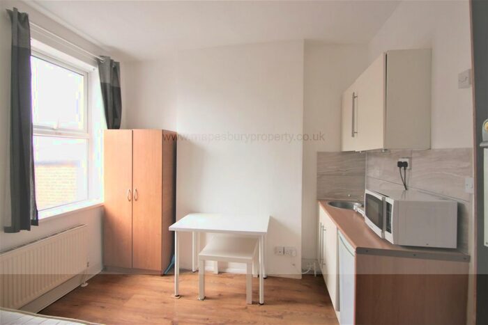 Studio To Rent In Cricklewood Broadway, Cricklewood NW2