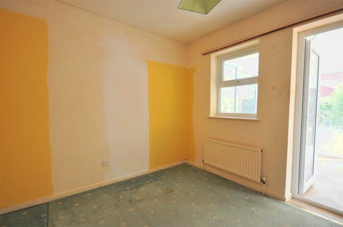 2 Bedroom Bungalow For Sale In Broughton Way, Osbaldwick, York, YO10