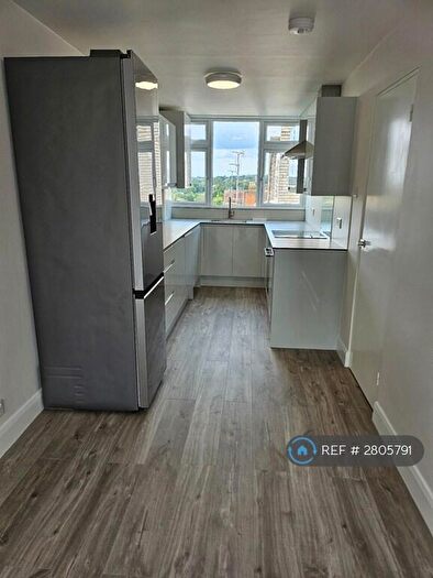 2 Bedroom Flat To Rent In Irvin Point, London, N3